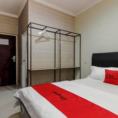 RedDoorz Syariah Plus near Lippo Cikarang Mall Bekasi Luaran gambar