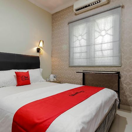 RedDoorz Syariah Plus near Lippo Cikarang Mall Bekasi Luaran gambar