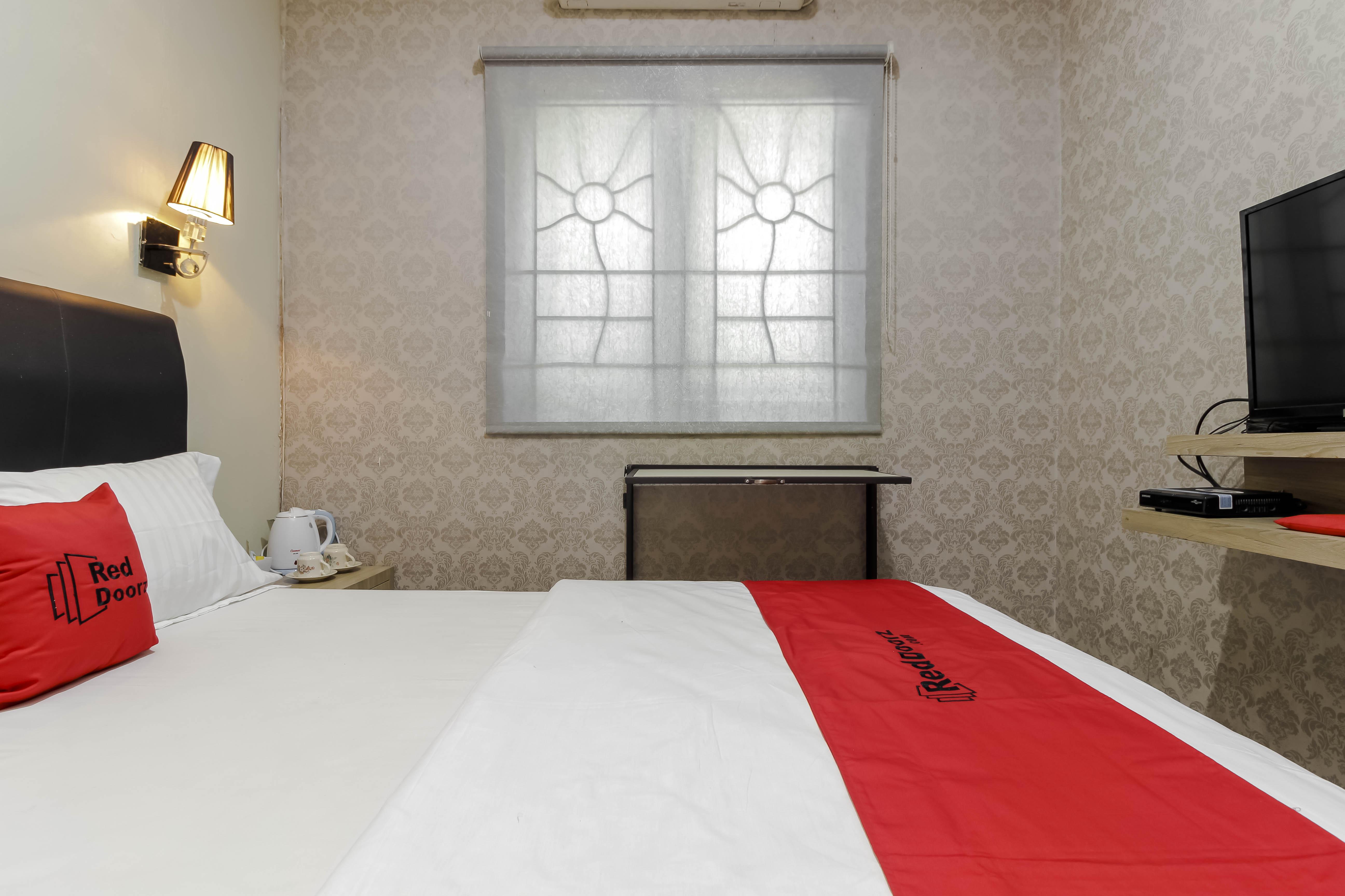 RedDoorz Syariah Plus near Lippo Cikarang Mall Bekasi Luaran gambar