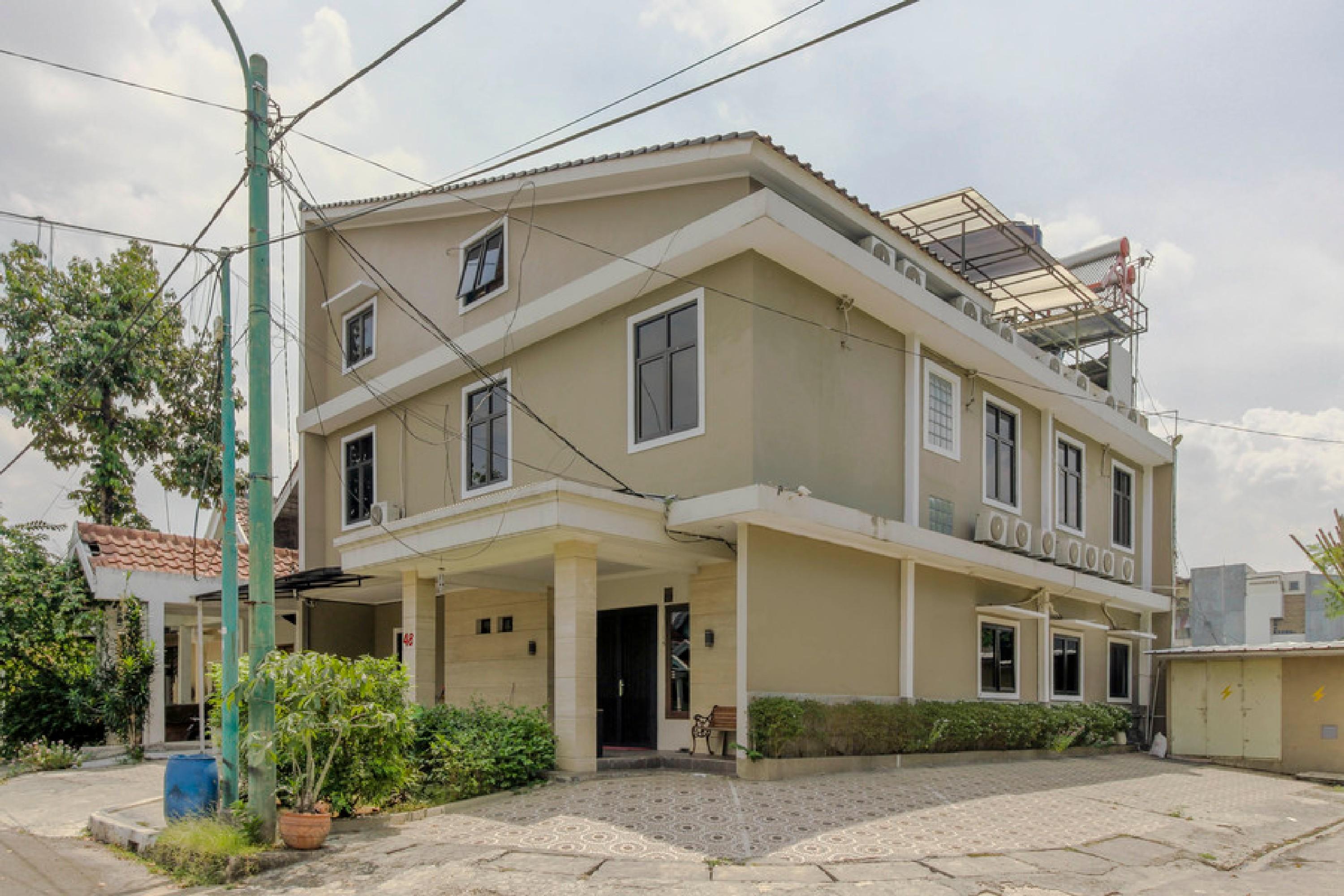RedDoorz Syariah Plus near Lippo Cikarang Mall Bekasi Luaran gambar