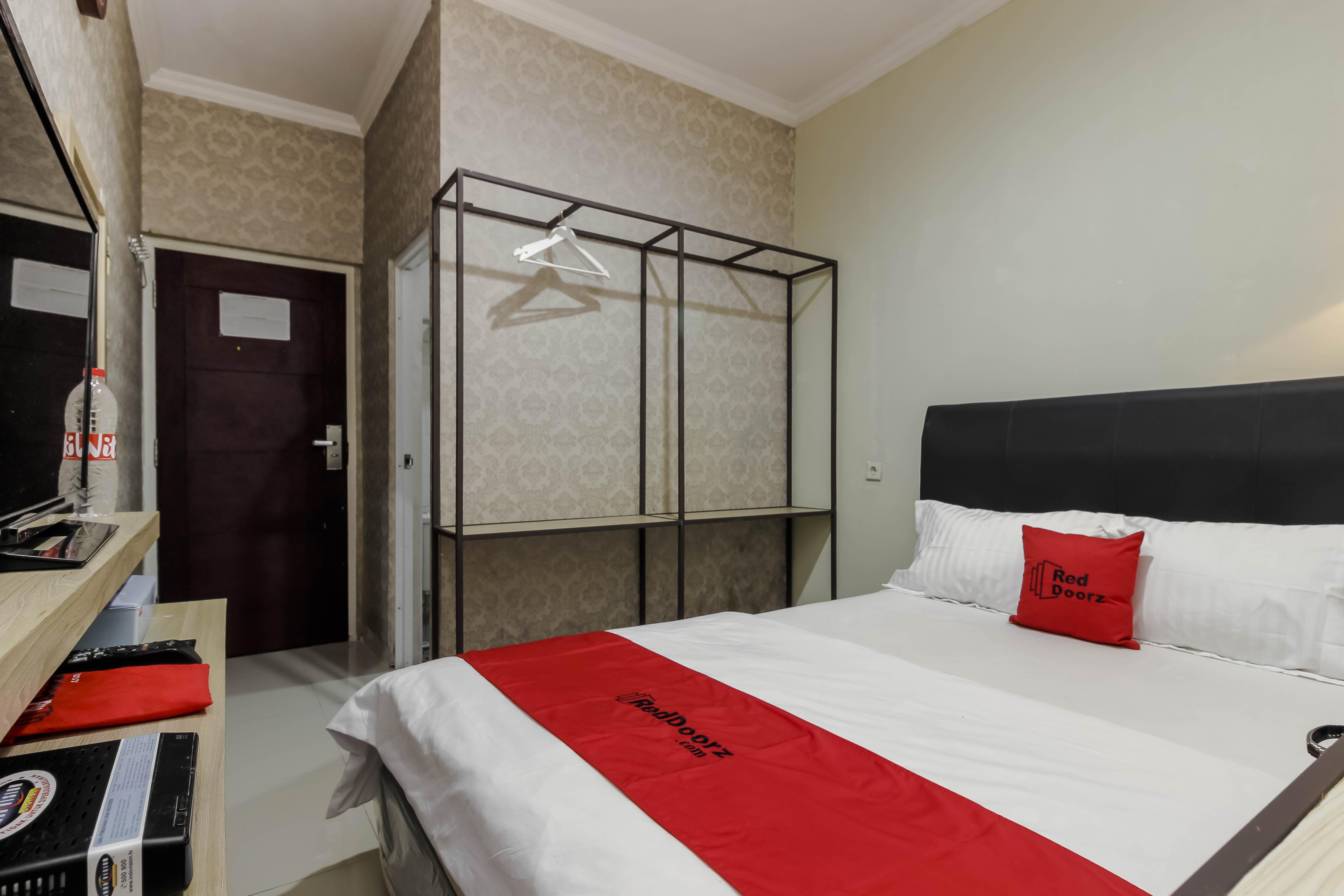 RedDoorz Syariah Plus near Lippo Cikarang Mall Bekasi Luaran gambar