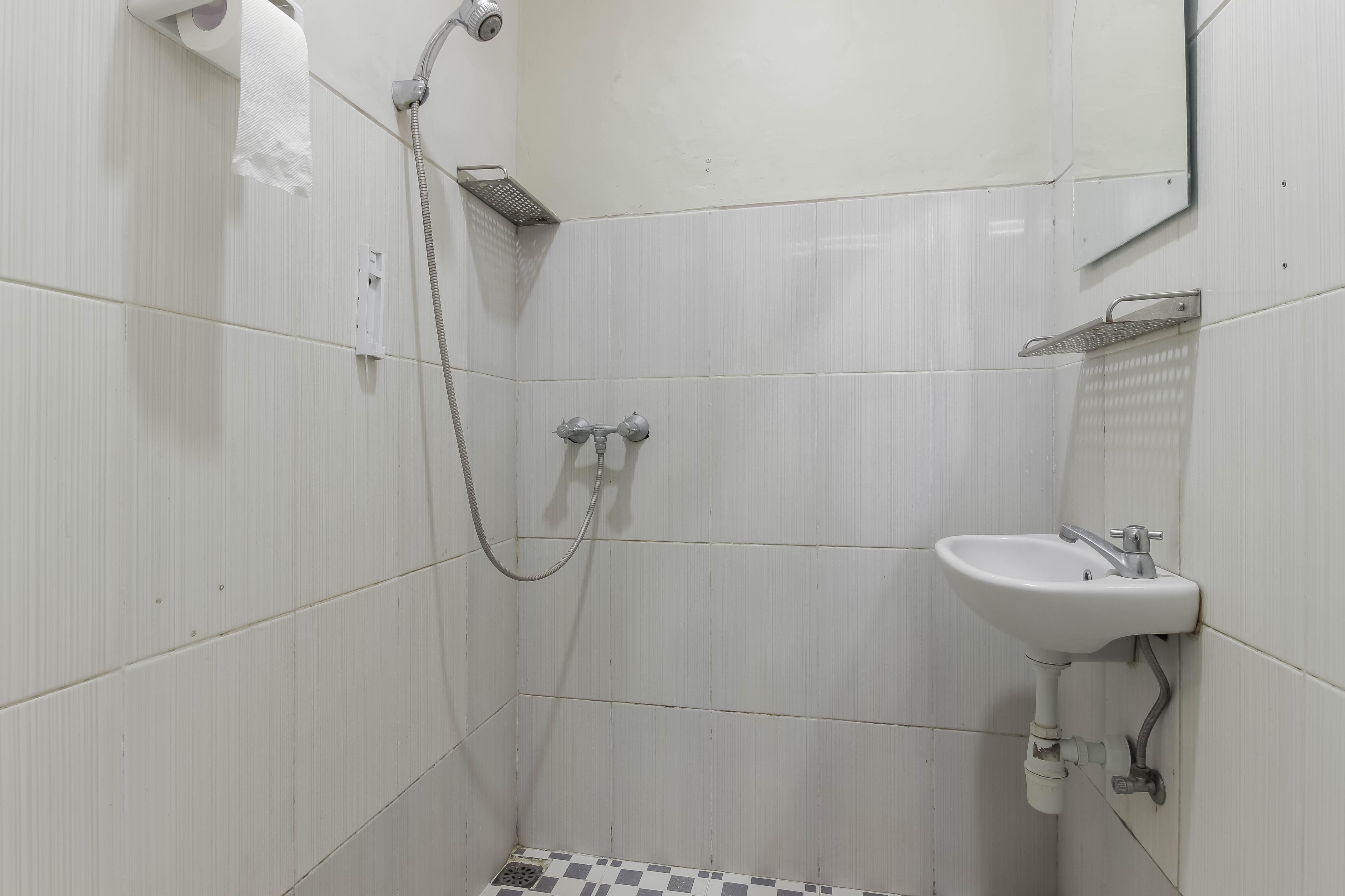 RedDoorz Syariah Plus near Lippo Cikarang Mall Bekasi Luaran gambar