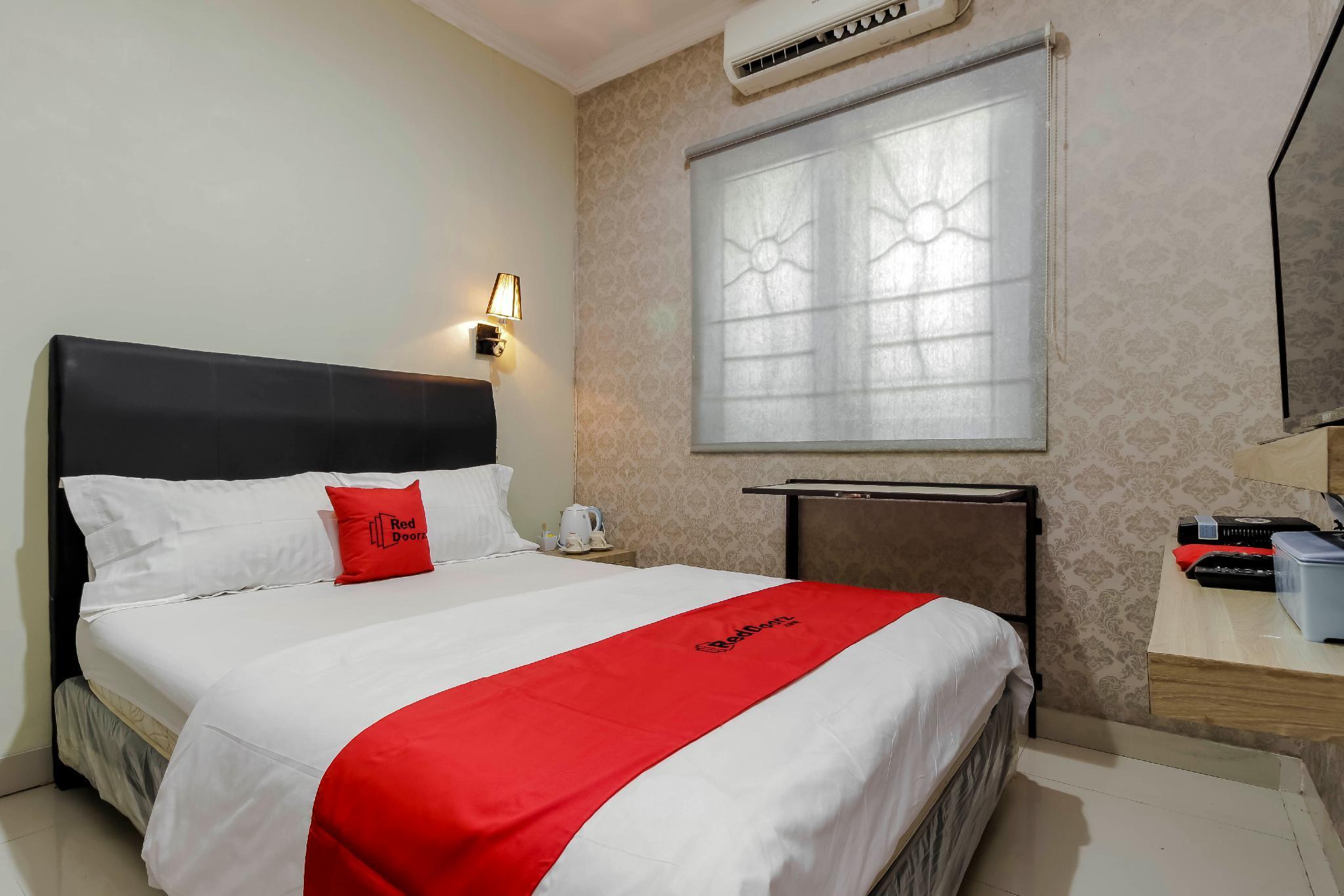 RedDoorz Syariah Plus near Lippo Cikarang Mall Bekasi Luaran gambar